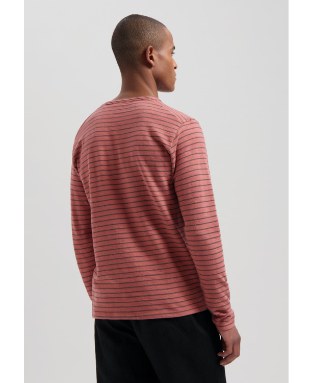 Dylan Tee