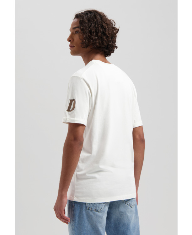 Nickolas Tee