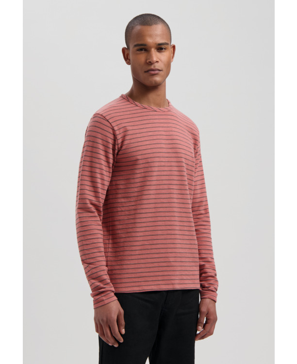 Dylan Tee