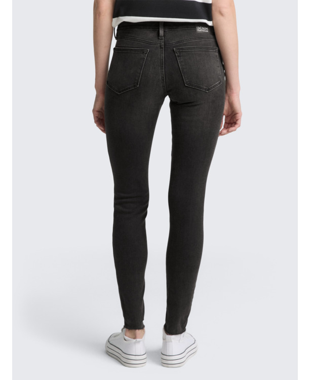 TTNELA Self Fit Jeans