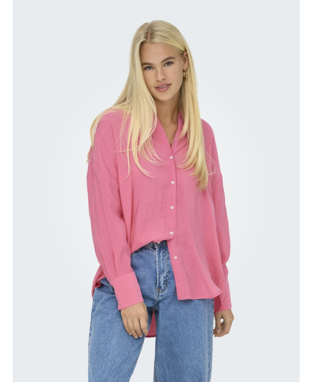 Oversize Fit Shirt Collar Long Sleeves (L/S) Oversized fit overhemd met knoopsluiting en langer op de rug