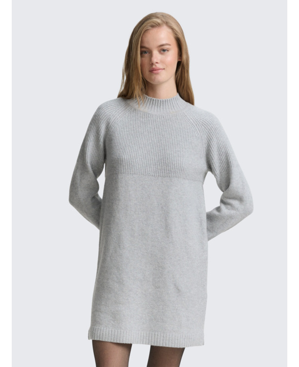 Uitgebreide jurk met opstaande Kraag