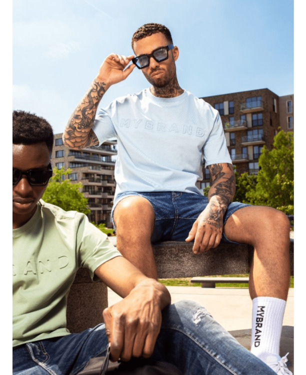 MYBRAND Geëmbosseerd Statement T-shirt MANNEN