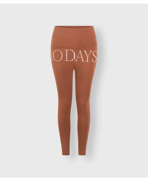 logo yoga leggings