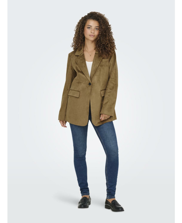 Oversize Fit Spread Collar