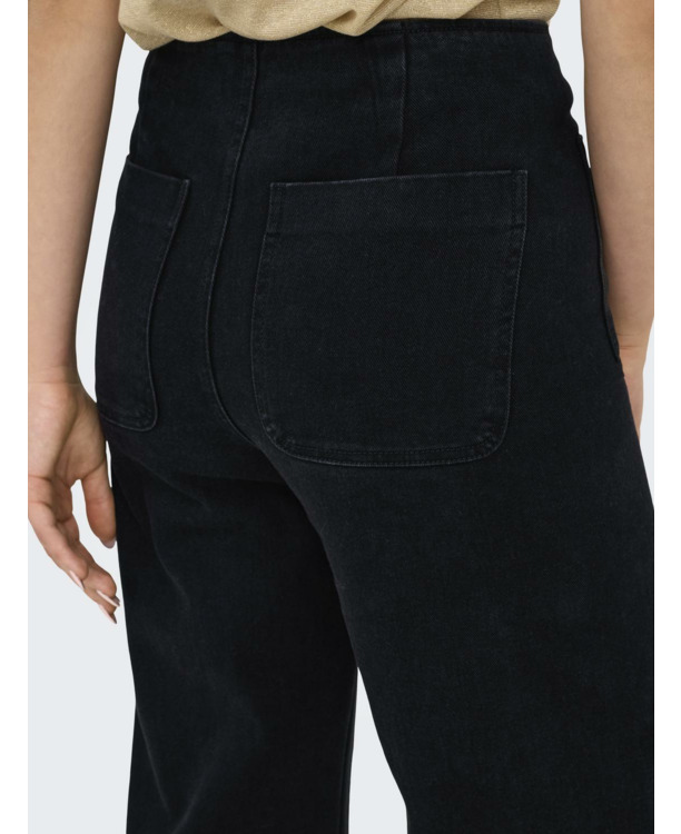 Wide Leg Fit
