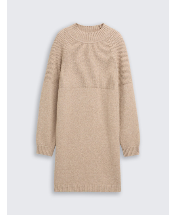 Uitgebreide jurk met opstaande Kraag