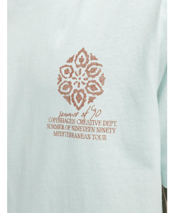 JORNOTO GRAPHIC CHEST TEE SS C.N LN