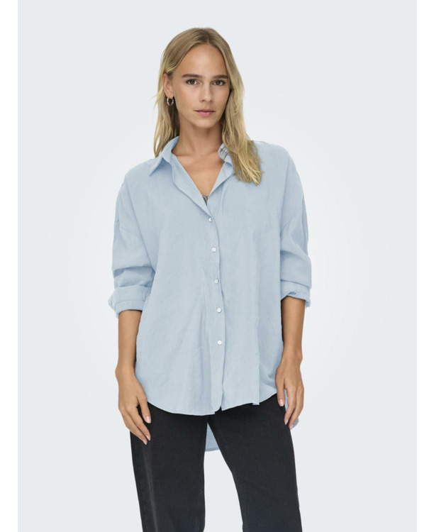 Oversize Fit Shirt Collar Long Sleeves (L/S) Oversized fit overhemd met knoopsluiting en langer op de rug