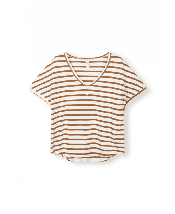 v-neck tee stripes