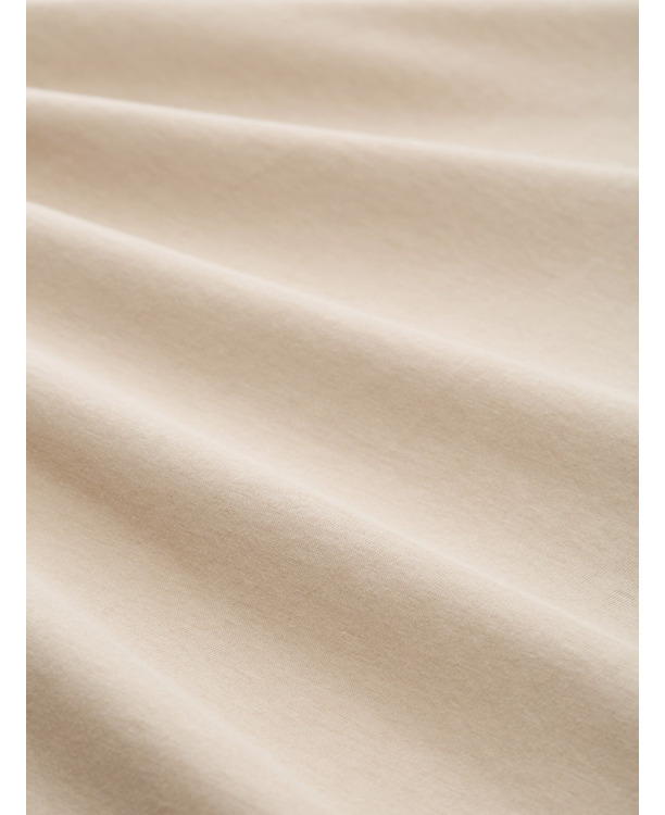 Eenvoudig T-shirt met V-hals.