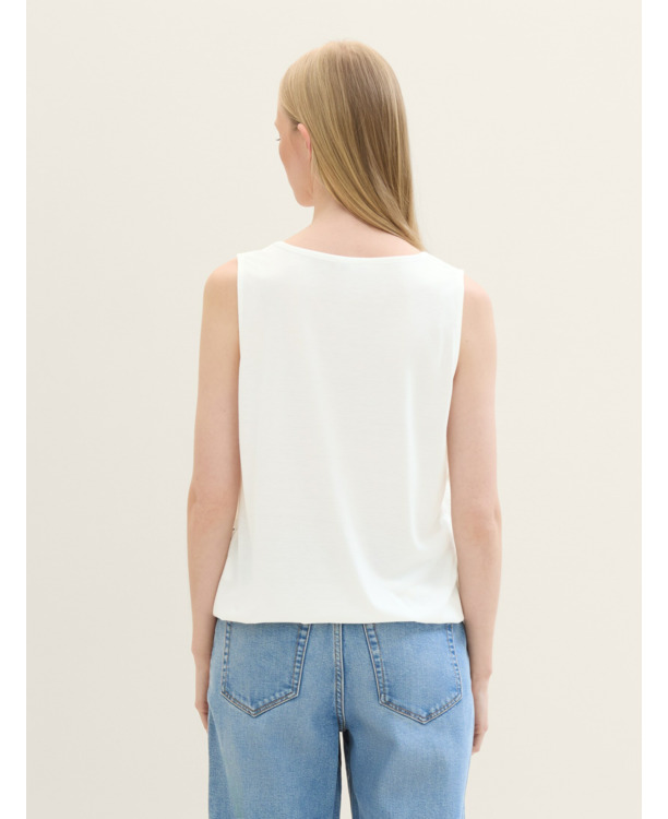 Top met geperforeerd patroon