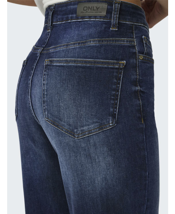 Wide Leg Fit