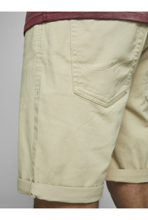 Regular fit short
