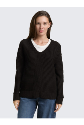 Gebereide trui met V-hals