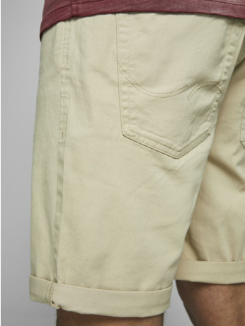 Regular fit short