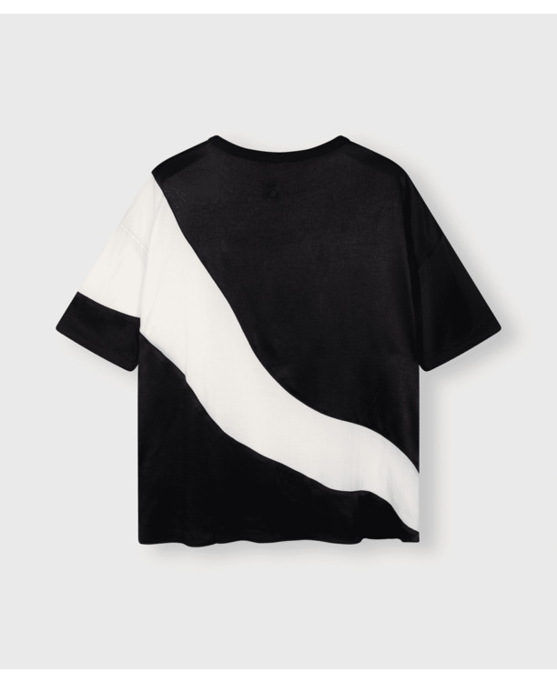 tee blouse contrast