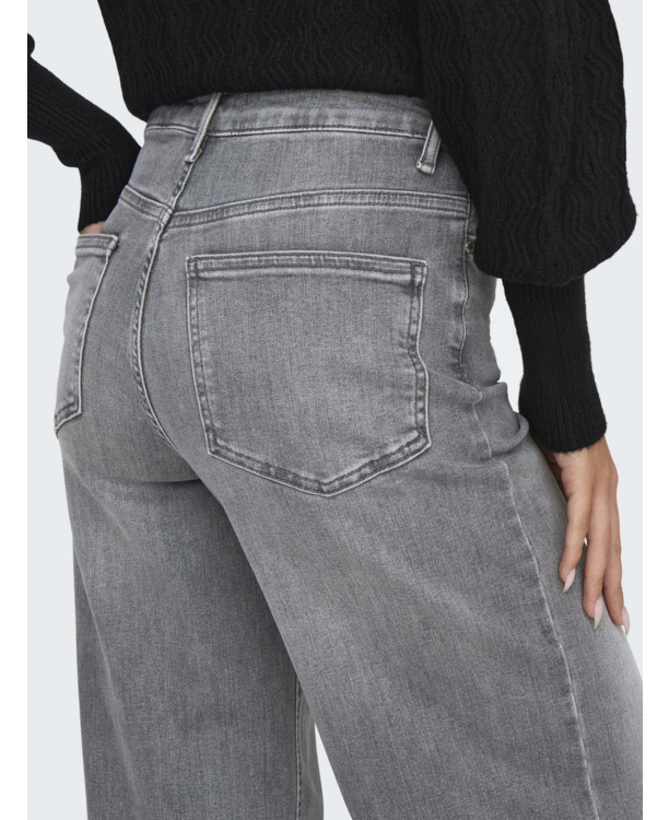 Wide Leg Fit