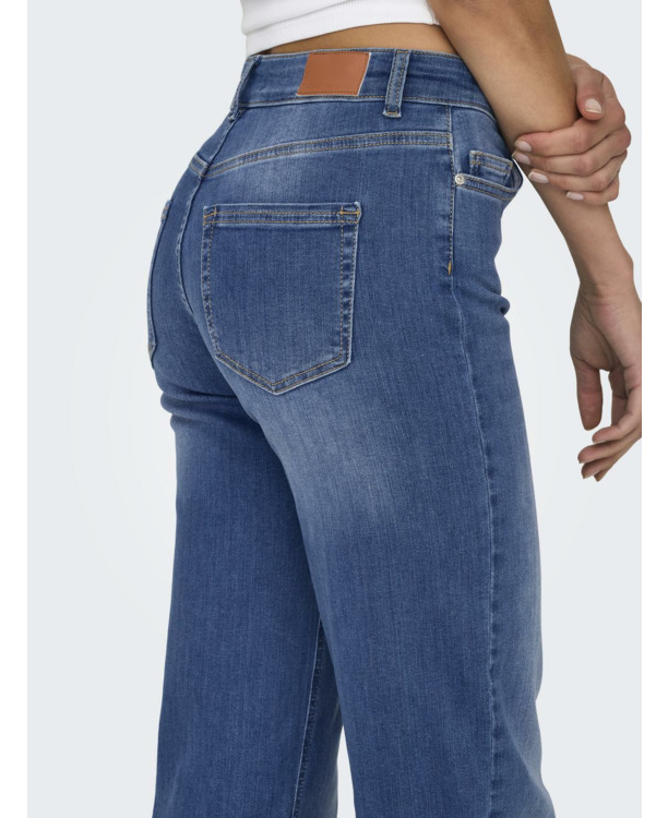 Straight Fit
