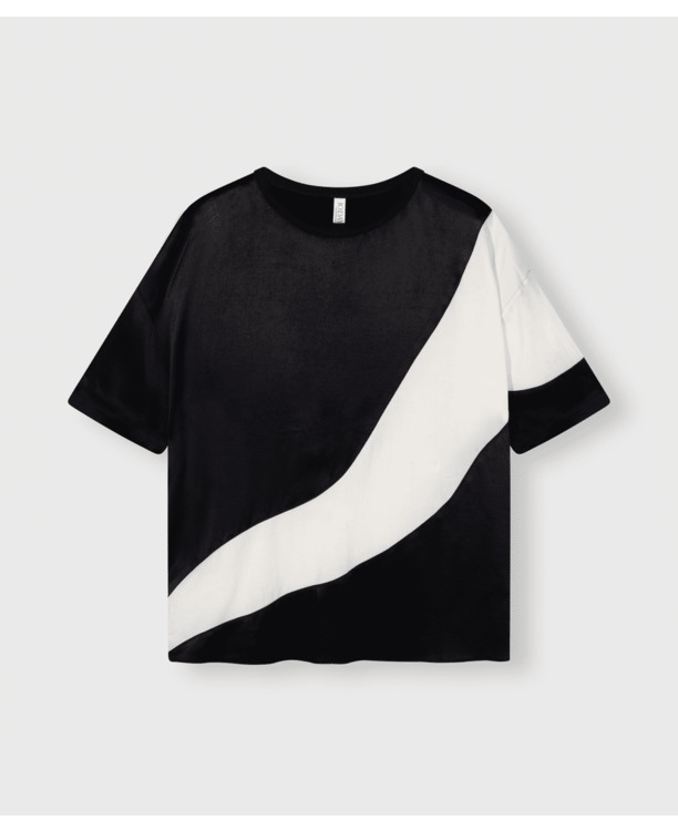 tee blouse contrast