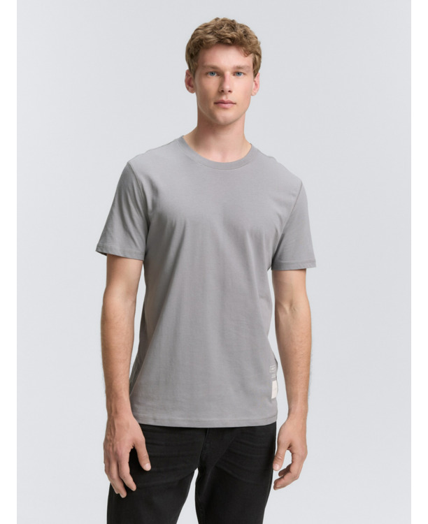 Basic T-shirt in effen kleuren