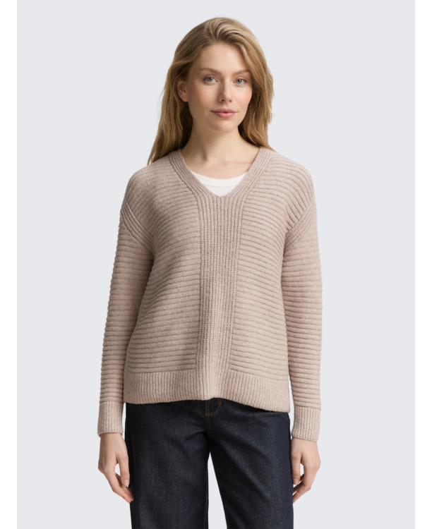 Gebereide trui met V-hals