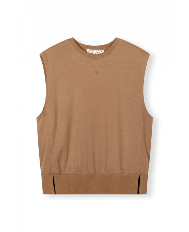 sleeveless sweater
