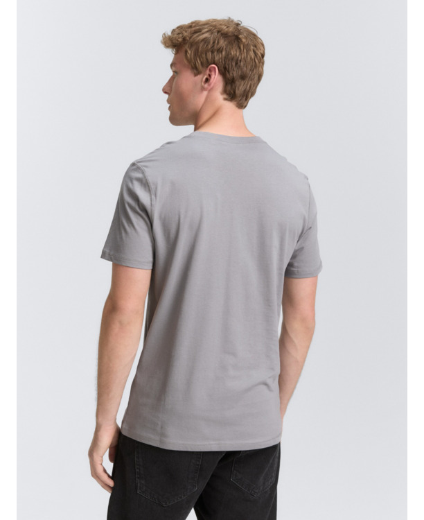 Basic T-shirt in effen kleuren