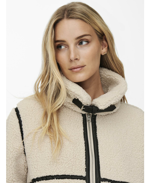 Spread Collar