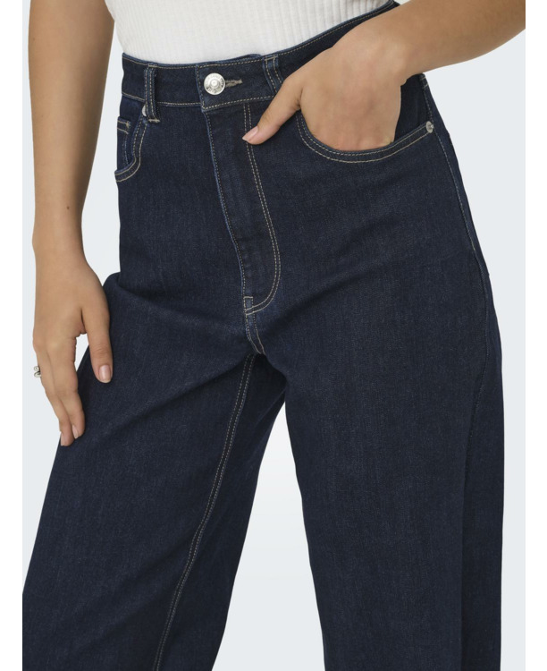 Wide Leg Fit