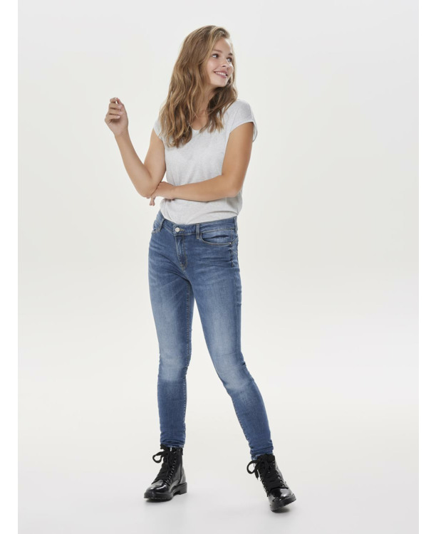 Loose Fit O-Neck Short Sleeves (S/S) Basic top met ronde hals en korte mouwen voor jeugdige elegantie