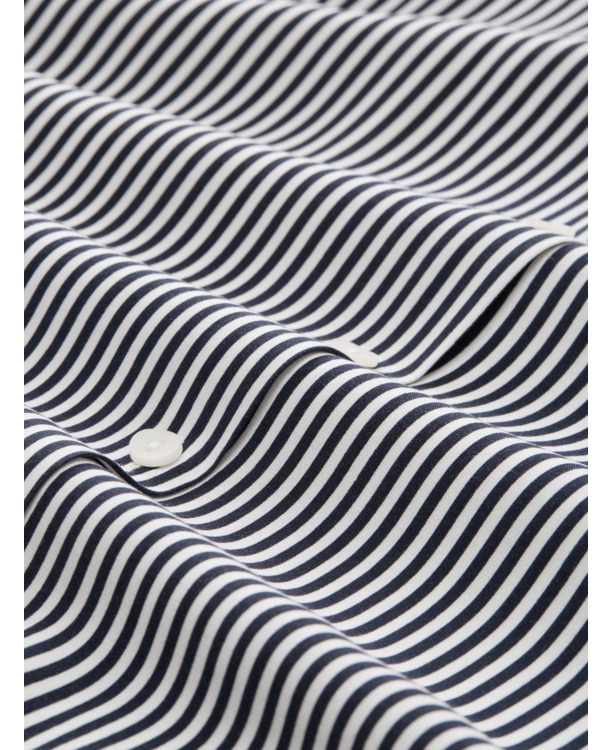 Top met knoopsluiting