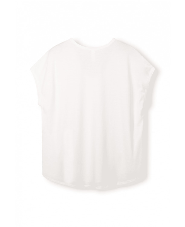 v-neck tee medal