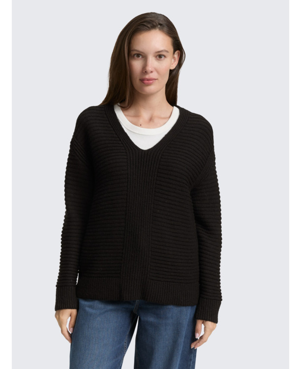 Gebereide trui met V-hals