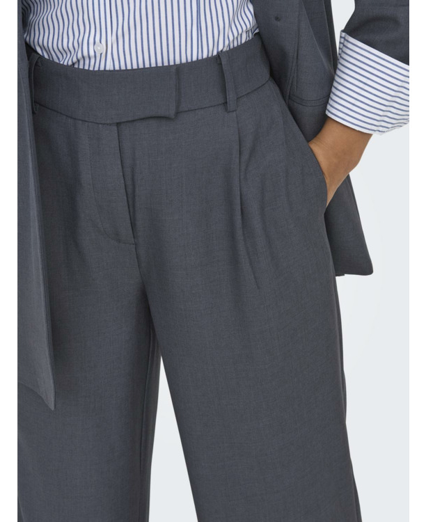 Straight Fit