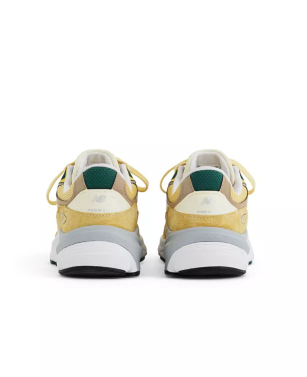 MADE IN 990 Unisex Sneakers