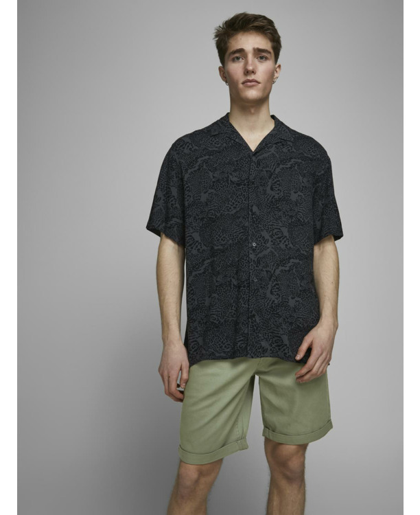 Regular fit short
