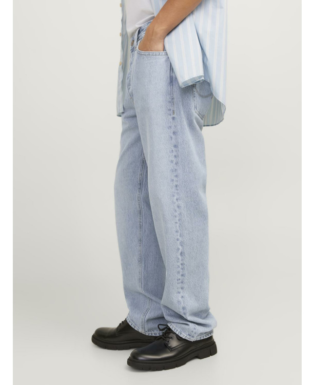 Relaxed fit jeans