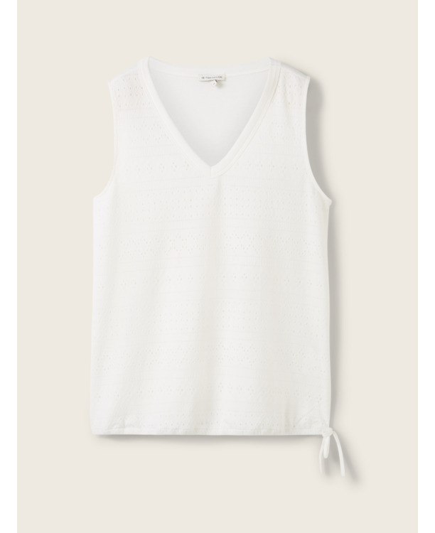 Top met geperforeerd patroon