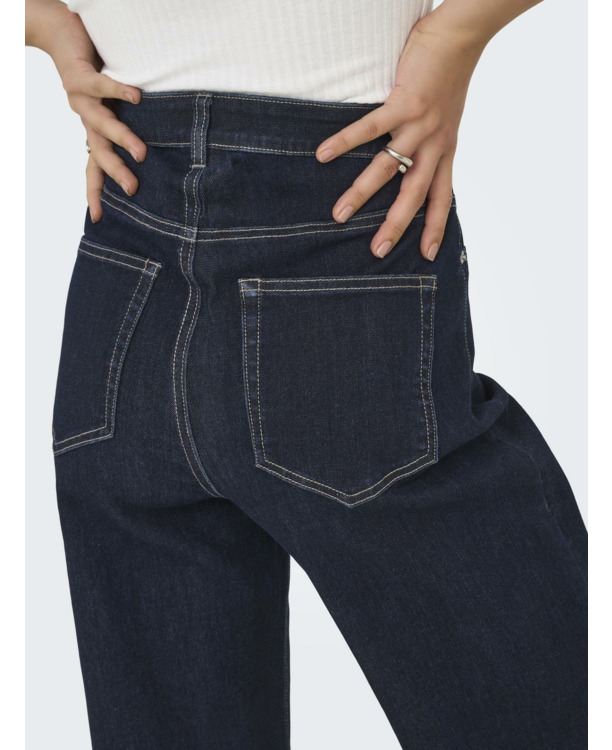 Wide Leg Fit