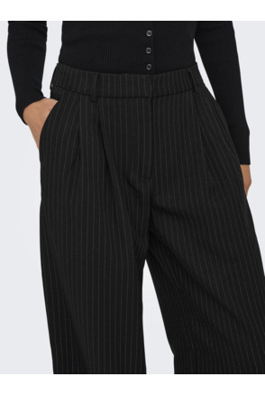 Straight Fit