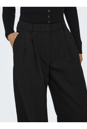 Straight Fit