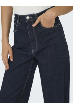 Wide Leg Fit