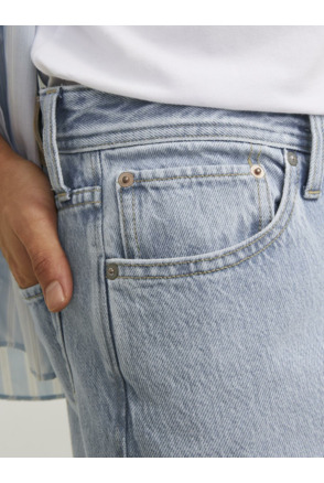 Relaxed fit jeans