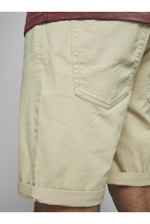 Regular fit short