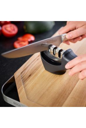 Knife sharpener