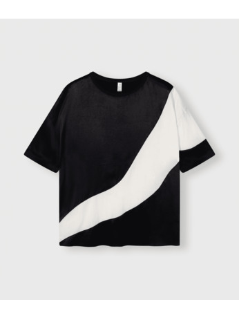 tee blouse contrast