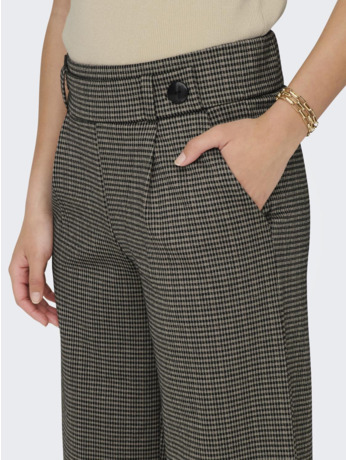 Wide Leg Fit