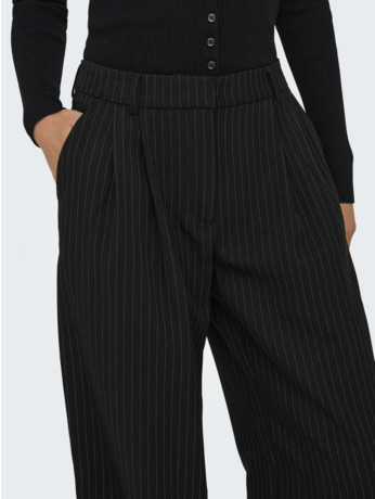 Straight Fit