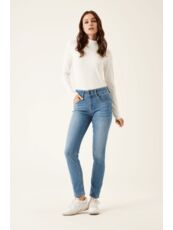 Women Jeans Caro curved Slim fit